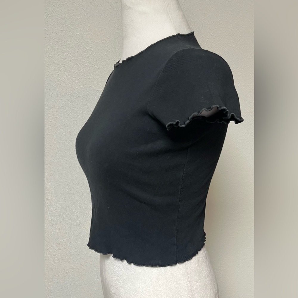 Brandy Melville Black Lettuce Edge Cropped Top Size Small - Picture 2 of 5